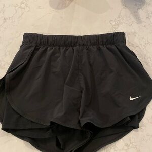 Nike Black Women's Lined Dry Fit Shorts L